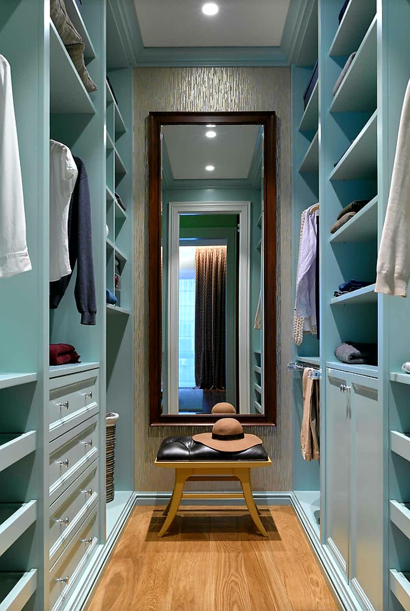 Параллельная гардеробная комната с большим зеркалом Нальчик