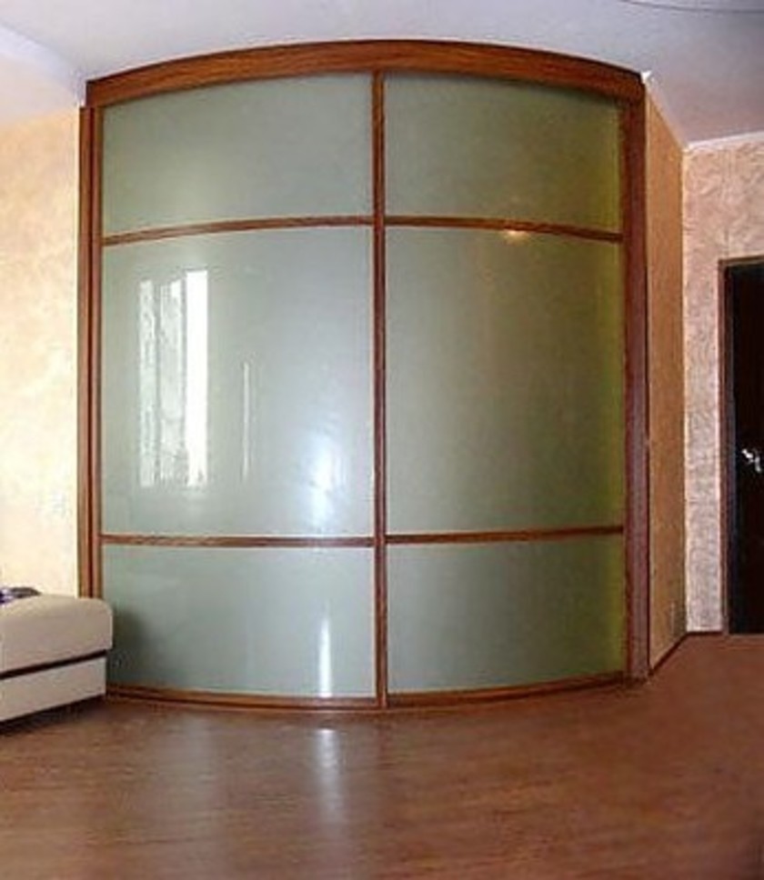 Встроенный шкаф купе радиусный в классическом стиле Нальчик